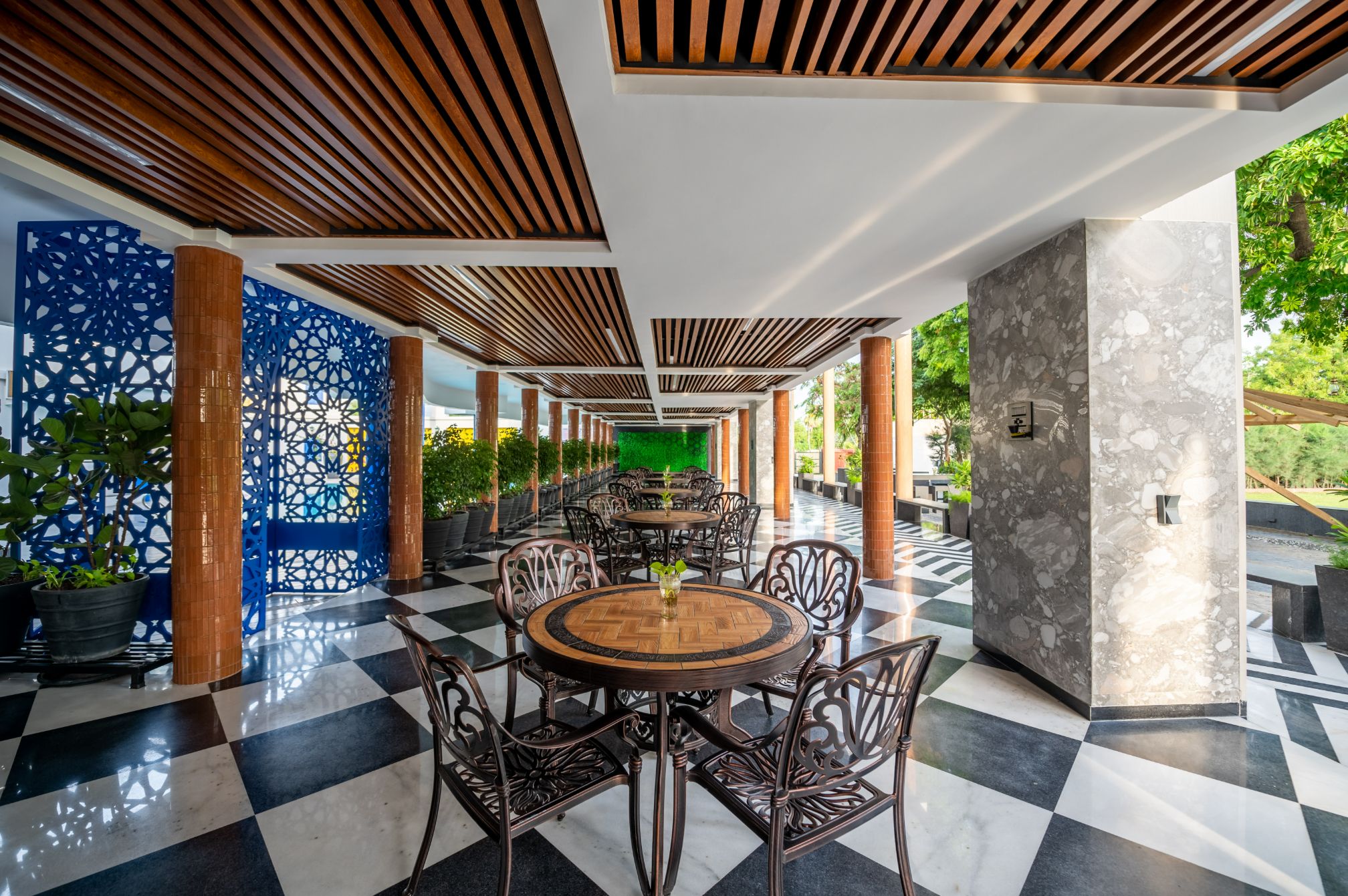 roadies rostel, courtyard seating, open-air lounge, resort leisure space